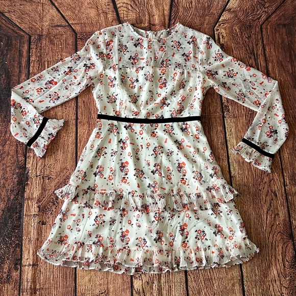 Dresses & Skirts - LuLus White Floral Print Long Sleeve Mini Dress Women’s Size Small‎